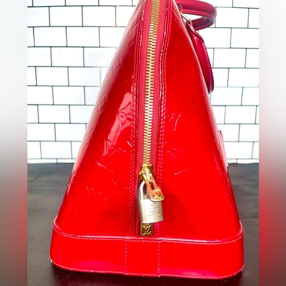 Authentic Louis Vuitton GM Red Vernis Alma Pomme DAmore w/entrupy authentication - Picture 3 of 5
